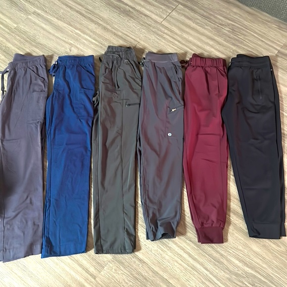 Small scrub bottoms - Picture 1 of 3